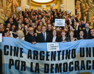 Massa recibió el apoyo de referentes del cine argentino y propuso más financiamiento