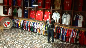 el insolito museo privado del lider barrabrava el insolito museo privado del lider barrabrava