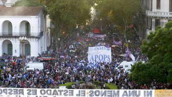 Miles de mujeres se acercan al Congreso por la marcha Miles de mujeres se acercan al Congreso por la marcha