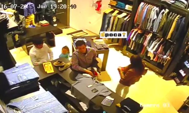 Mirá cómo una pareja usó a sus hijos para robar