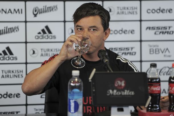 Memes y reacciones a la continuidad de Gallardo en River