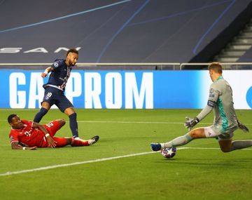 Doble atajada de Neuer para mantener el arco del Bayern Munich en cero