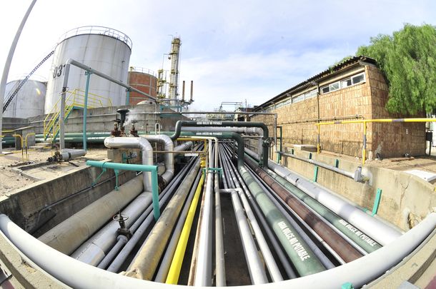 El volumen físico de la industria manufacturera cayó un 4