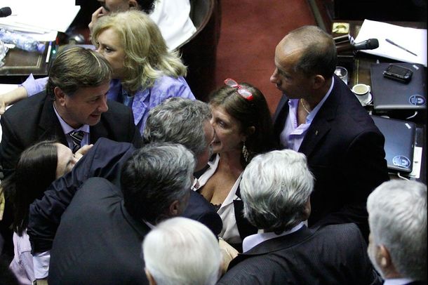 Rossi se disculpó por su accionar impropio en el debate