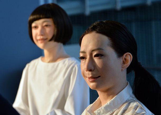 Increíble: dos mujeres robot están a cargo de las visitas guiadas de un museo en Japón