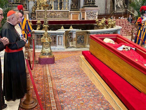 Juan Luis Cipriani durante el funeral del papa Francisco en el Vaticano