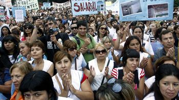 los docentes de suteba ya analizan en asambleas la propuesta de scioli los docentes de suteba ya analizan en asambleas la propuesta de scioli