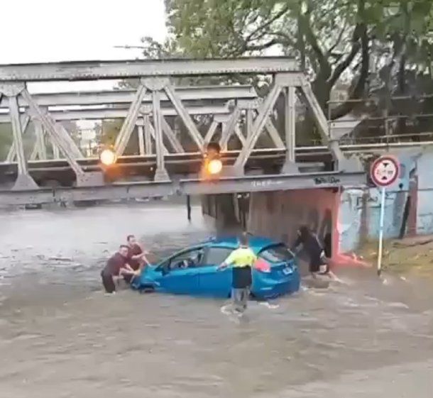 El barrio porteño de Saavedra fue uno de los más afectados por las inundaciones El barrio porteño de Saavedra fue uno de los más afectados por las inundaciones