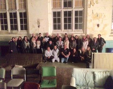 Un grupo de cazafantasmas británicos visitó un hospital    abandonado de la ciudad de Liverpool y se encontró con una invitada  inesperada.