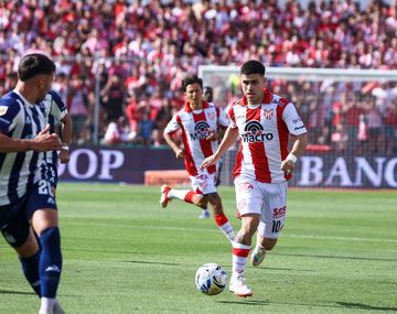 Instituto y Talleres empataron sin goles y el equipo de Tévez se metió en los octavos de final