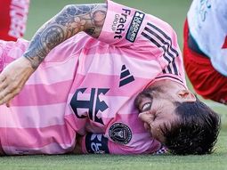 Lionel Messi lesionado. Lionel Messi lesionado.