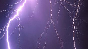 ¿que probabilidad hay de ser golpeado por un rayo? ¿que probabilidad hay de ser golpeado por un rayo?