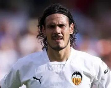 Los detalles de la reunión entre Riquelme y el entorno de Cavani: ¿Llega a Boca?