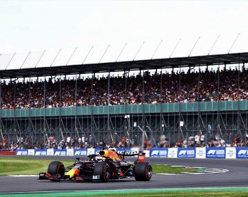 Verstappen sale primero en la tierra de Hamilton