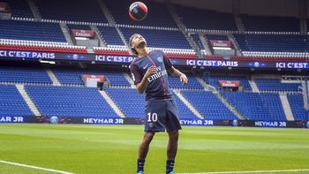 barcelona viaja a liverpool para contratar a philippe coutinho barcelona viaja a liverpool para contratar a philippe coutinho