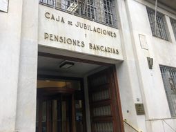 La Caja Bancaria de Uruguay atraviesa un punto crítico en sus finanzas. La Caja Bancaria de Uruguay atraviesa un punto crítico en sus finanzas.