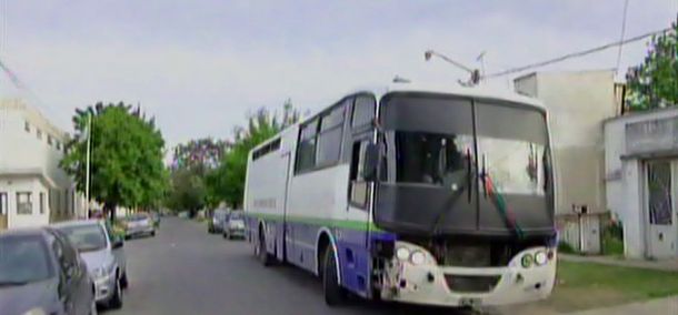 Insólita fuga de dos detenidos durante un traslado en La Plata