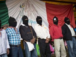 El gobierno y el EZLN firman en 1996 los Acuerdos de San Andrés Larráinzar, El gobierno y el EZLN firman en 1996 los Acuerdos de San Andrés Larráinzar,