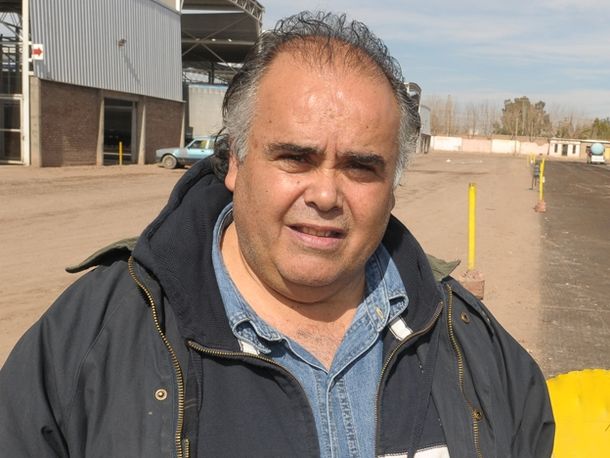 La Salada: Quieren todo: comprar dólares y al precio oficial