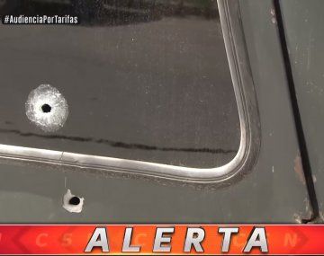 VIDEO: Impactante balacera a una camioneta a plena luz del día en Rosario