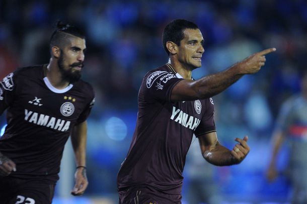 Lanús le ganó a Tigre y se afianza en la punta de la Zona 2
