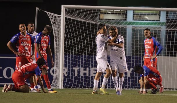 Rayados de Monterrey sacó un empate con sabor a victoria en su visita a Guatemala