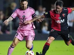 emocionante: aunque no se sacaron ventaja, newells disputo un amistoso con lionel messi emocionante: aunque no se sacaron ventaja, newells disputo un amistoso con lionel messi