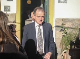 Cabildo Abierto comenzará el martes la campaña de junta de firmas en todo Uruguay por la reestructuración de deudas de las personas físicas. Cabildo Abierto comenzará el martes la campaña de junta de firmas en todo Uruguay por la reestructuración de deudas de las personas físicas.