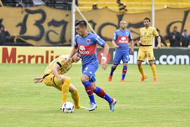Tigre goleó a Olimpo en Bahía Blanca.