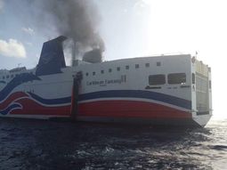 Susto en el Caribe: un crucero se incendia con 500 personas a bordo