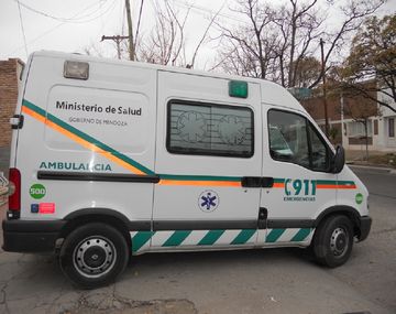 Arreglaban auto y murieron aplastados