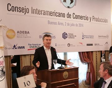 No es lo mismo quedarse con la máquina de hacer billetes que te acusen de escuchas