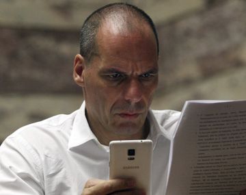 Fuerte repudio de un ex ministro de Economía griego al acuerdo