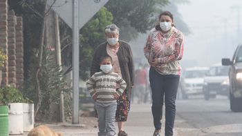 incendio de basural sigue cubriendo de humo a santiago de chile incendio de basural sigue cubriendo de humo a santiago de chile