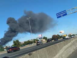 Se incendió una fábrica de ceras en Munro