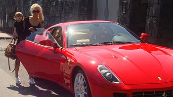 le robaron a wanda nara su ferrari le robaron a wanda nara su ferrari