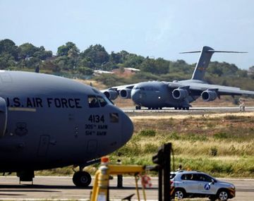 Aviones estadounidenses aterrizaron con ayuda humanitaria para Venezuela en la frontera con Colombia