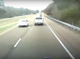 Violento choque entre condutores imprudentes en Misispi Violento choque entre condutores imprudentes en Misispi