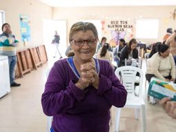 Una fundación convierte tapitas plásticas en anteojos gratuitos para quienes no pueden pagarlos. Foto: Fundación Boreal.