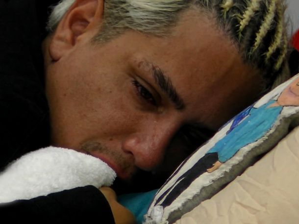 Mal momento: Kennys Palacios no aguantó la presión y rompió en llanto en Gran Hermano