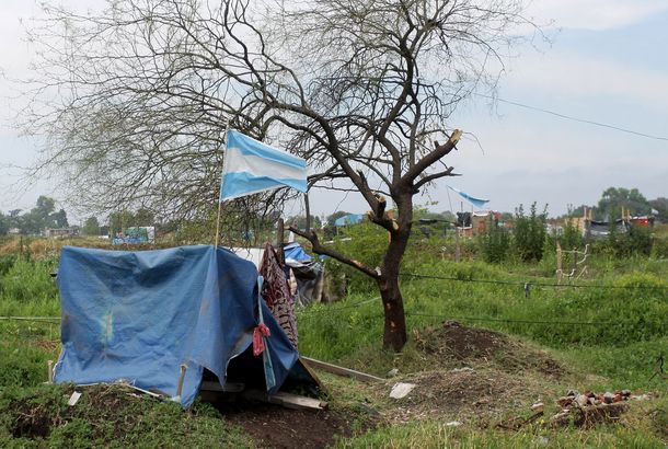El Gobierno bonaerense censará a las familias que ocuparon terrenos en Merlo