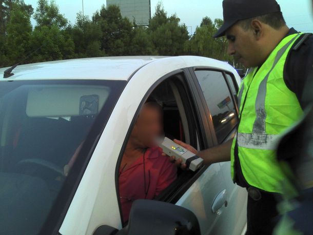 Un hombre fue detenido por circular alcoholizado por la Autopista del Oeste
