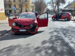 Godoy Cruz: fuerte choque de dos vehículos de camino a la votación