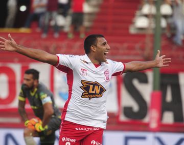 Huracán sigue de racha y le ganó a Aldosivi en un partido pendiente 