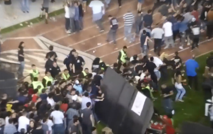 Los incidentes se dieron cuando un grupo de fanáticos intentó colarse en el campo vip
