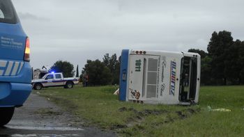 estan demorados los choferes del micro que volco en ruta 2 estan demorados los choferes del micro que volco en ruta 2