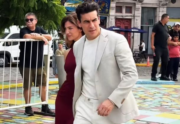 Furor por la presencia de Mario Casas en Buenos Aires: las mejores fotos y videos