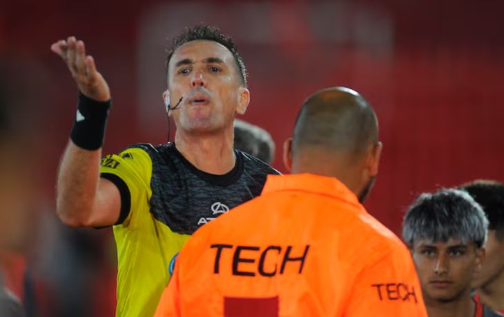 Bajo la lupa: Banfield y Boca se miden con el arbitraje en el centro de la escena