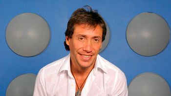 fabian gianola vuelve a telefe con la pelu de flor de la v fabian gianola vuelve a telefe con la pelu de flor de la v
