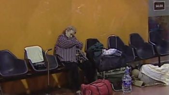 el drama de los pasajeros que quedaron varados en retiro el drama de los pasajeros que quedaron varados en retiro